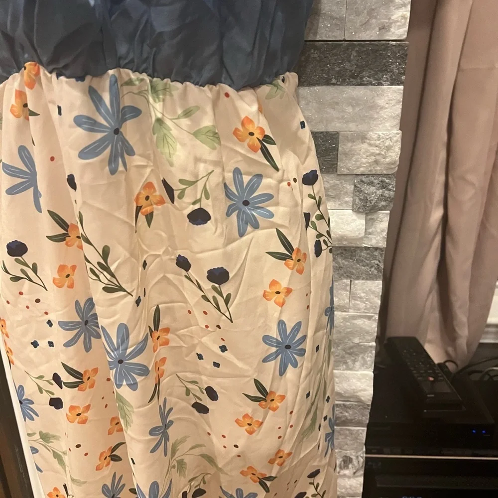 Chicmatchy Blue & Cream Floral Maxi Dress | Size Small | NWOT